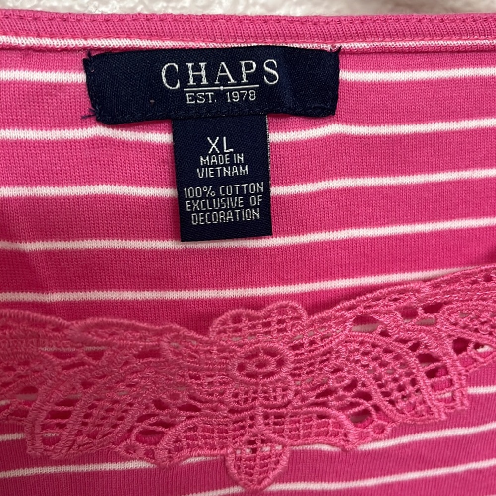 Striped tee with lace neckline - Picture 2 of 4